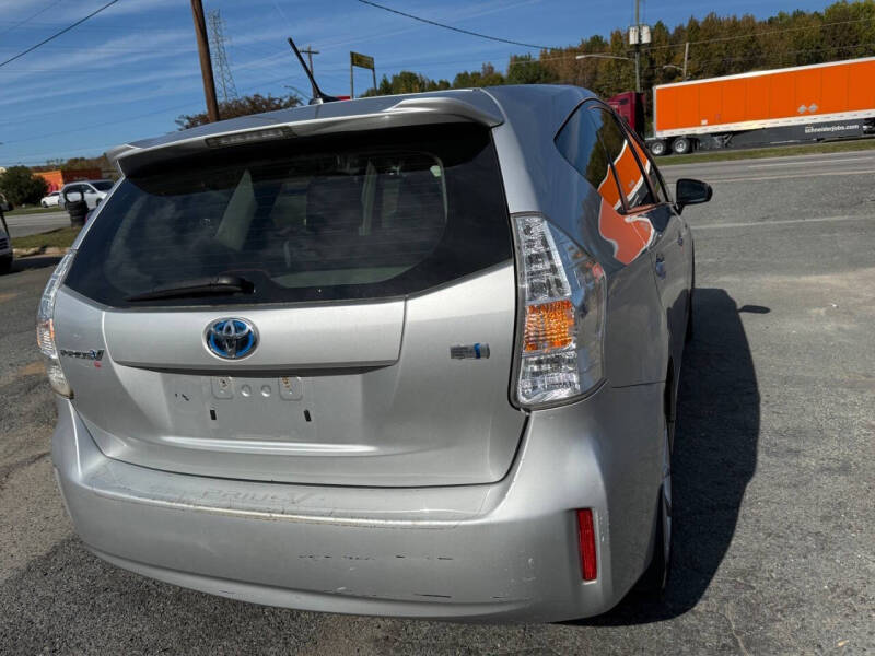 2012 Toyota Prius v Three