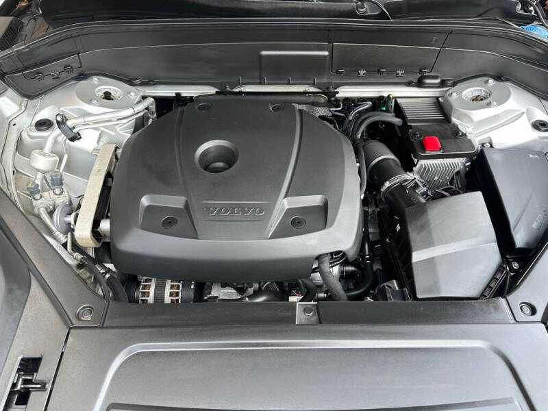 2020 Volvo XC90 T5 Momentum