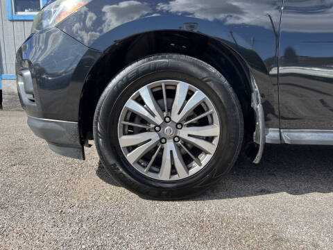 2017 Nissan Pathfinder S