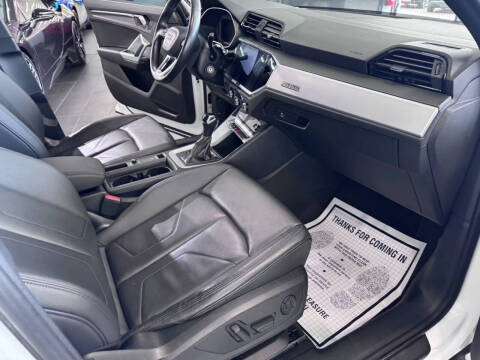 2021 Audi Q3 quattro Premium 40 TFSI