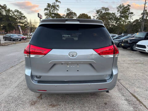2012 Toyota Sienna
