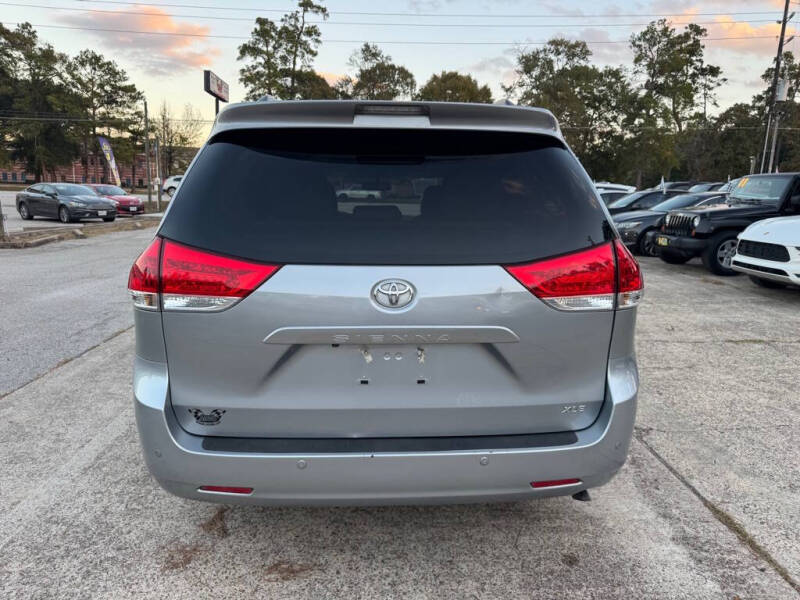 2012 Toyota Sienna