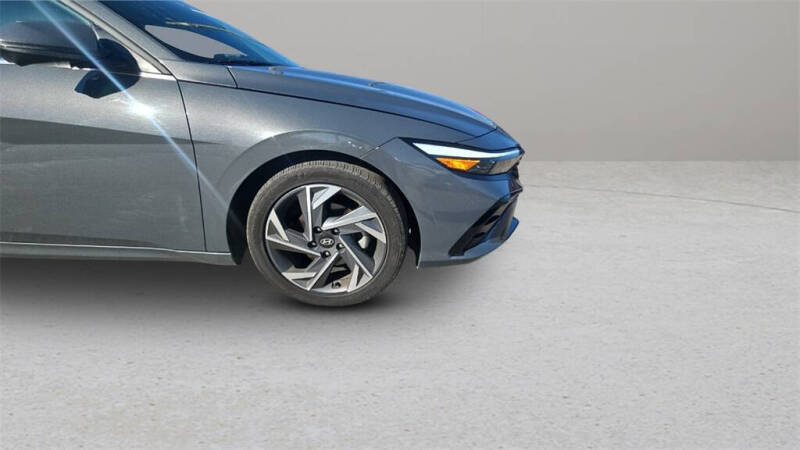 2024 Hyundai Elantra Limited