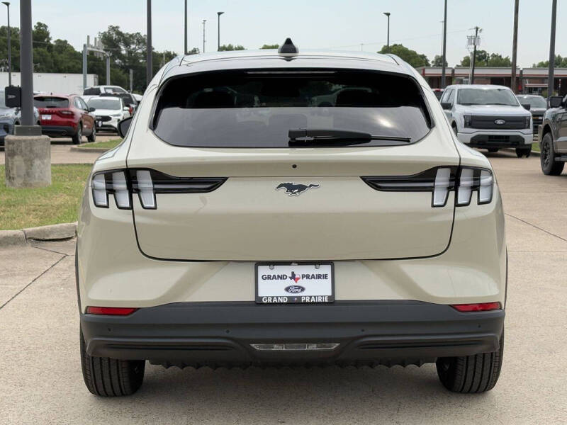 2025 Ford Mustang Mach-E Select