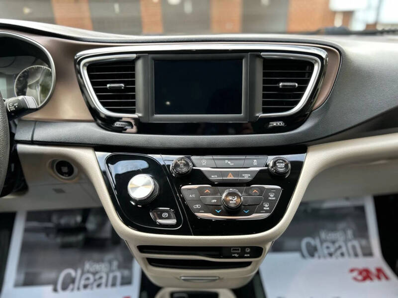 2018 Chrysler Pacifica LX