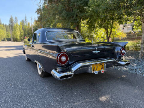 1957 Ford Thunderbird