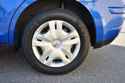 2011 Nissan Versa 1.8 S