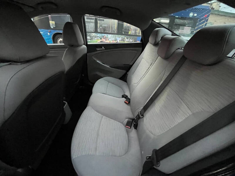 2016 Hyundai Accent SE