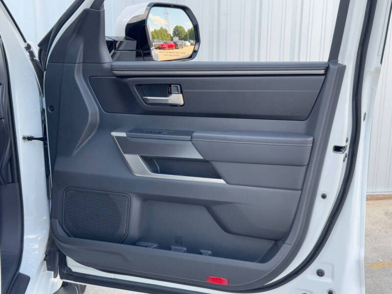 2025 Toyota Sequoia SR5