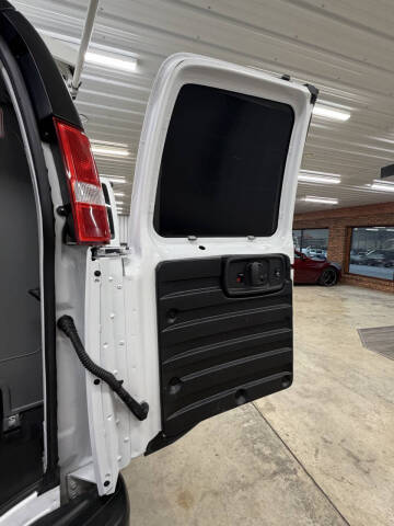 2023 GMC Savana 2500