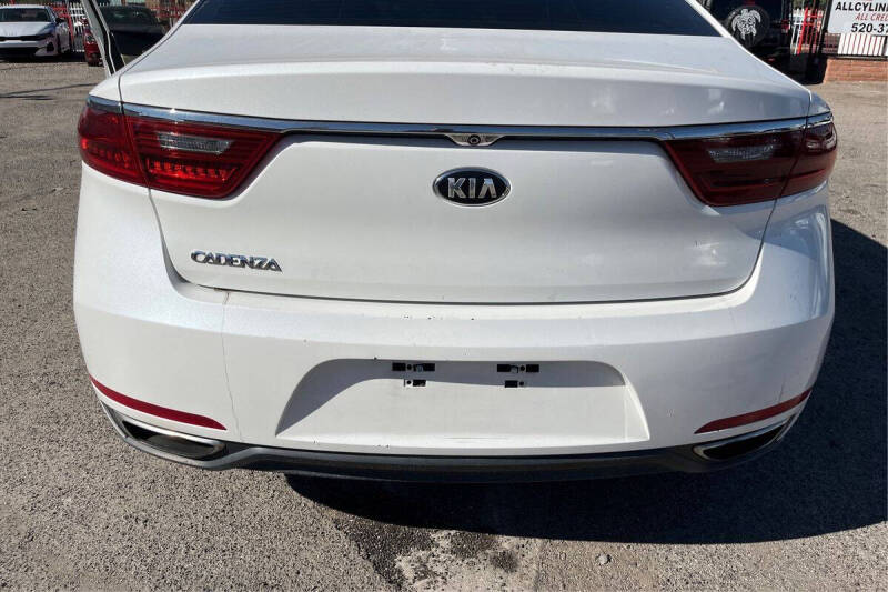 2018 Kia Cadenza Premium