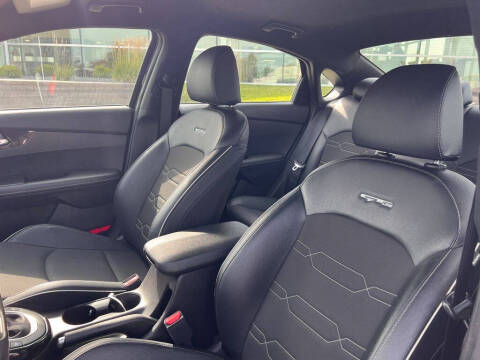 2022 Kia Forte GT Line