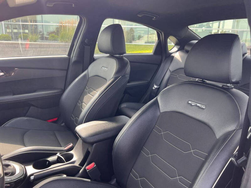 2022 Kia Forte GT Line