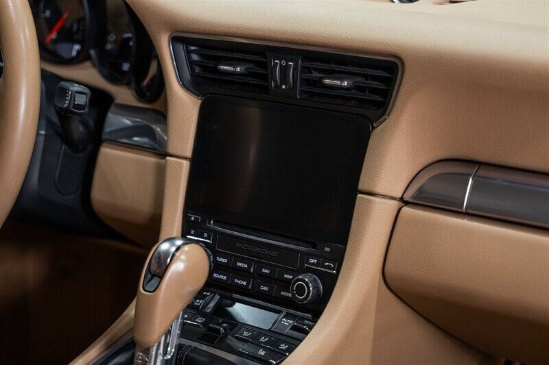 2017 Porsche 911 Carrera