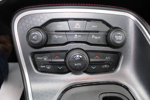 2015 Dodge Challenger SXT Plus