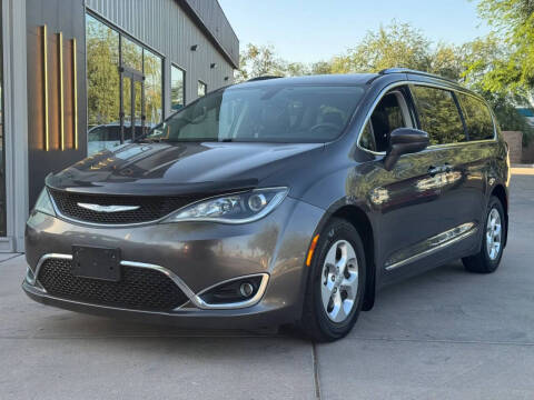 2017 Chrysler Pacifica Touring-L Plus