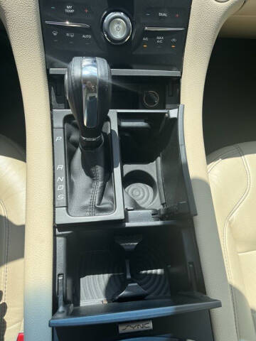 2016 Ford Taurus SEL