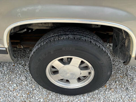 1999 GMC Suburban C1500 SLE