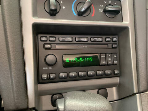 2004 Ford Mustang Deluxe