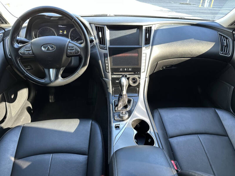 2015 Infiniti Q50 Premium