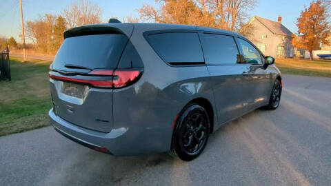 2023 Chrysler Pacifica Plug-In Hybrid Touring L