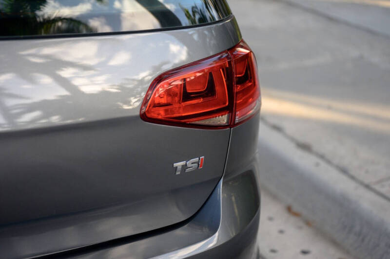 2017 Volkswagen Golf TSI S