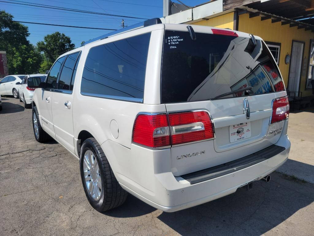 2013 Lincoln Navigator L for sale at DAGO'S AUTO SALES LLC in Dalton, GA