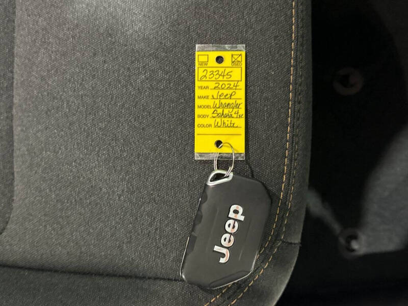 2024 Jeep Wrangler Sahara 4xe