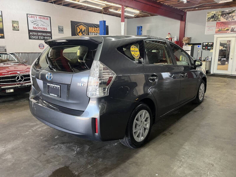 2014 Toyota Prius v Five