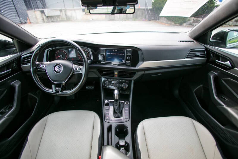 2020 Volkswagen Jetta R-Line