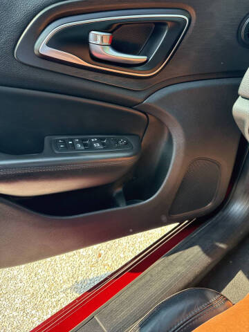 2017 Chrysler 200 Limited