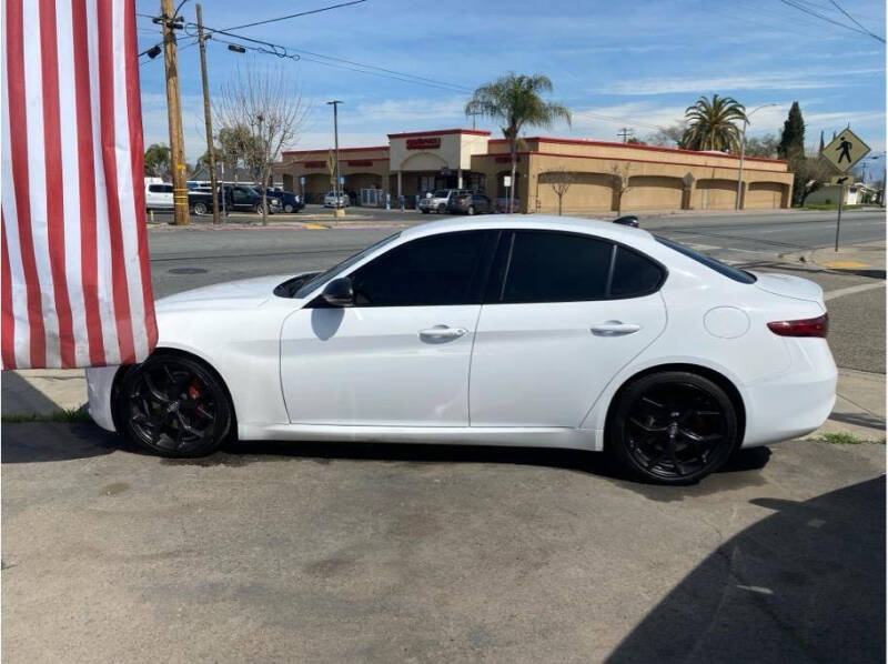 2019 Alfa Romeo Giulia Sport