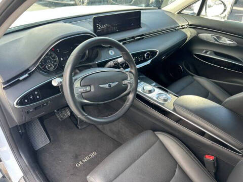 2025 Genesis GV70 2.5T Standard