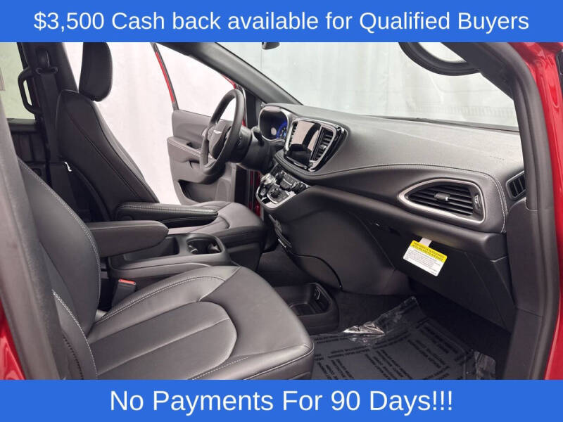 2026 Chrysler Pacifica Select