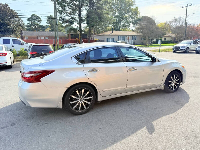 2018 Nissan Altima S photo 13