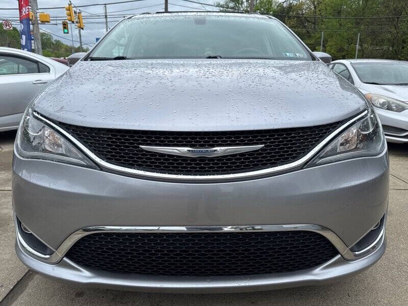 2017 Chrysler Pacifica Touring-L