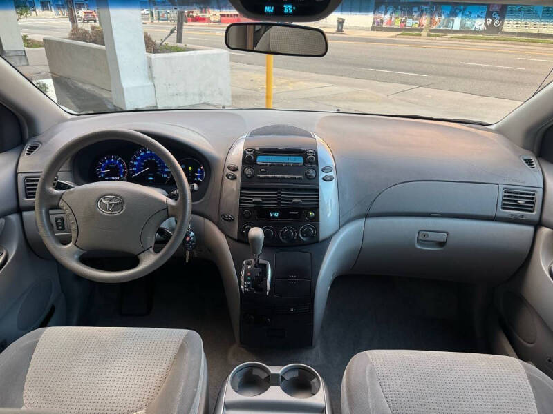 2006 Toyota Sienna LE 7 Passenger