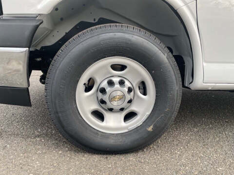 2025 Chevrolet Express 3500