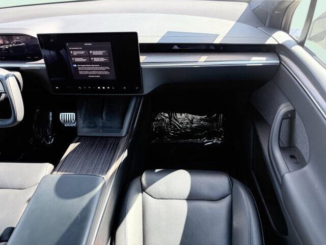 2023 Tesla Model X Standard Range