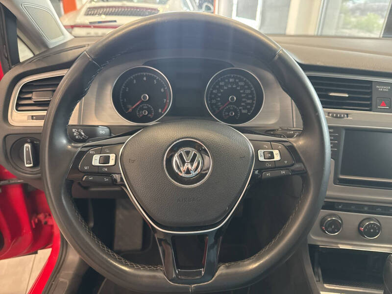 2017 Volkswagen Golf TSI Wolfsburg Edition