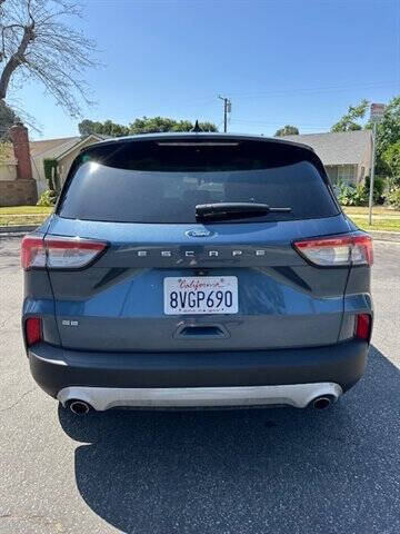 2020 Ford Escape SE