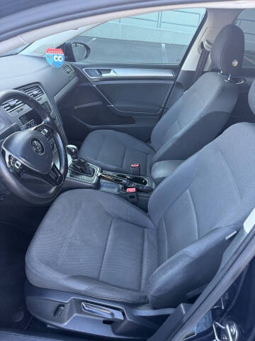 2017 Volkswagen Golf TSI S