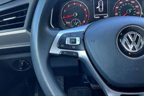 2019 Volkswagen Jetta R-Line