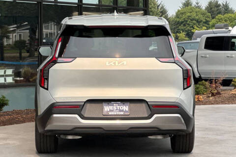 2026 Kia EV9 Light Long Range