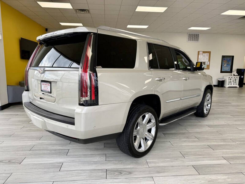 2017 Cadillac Escalade Luxury