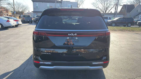 2024 Kia Carnival EX