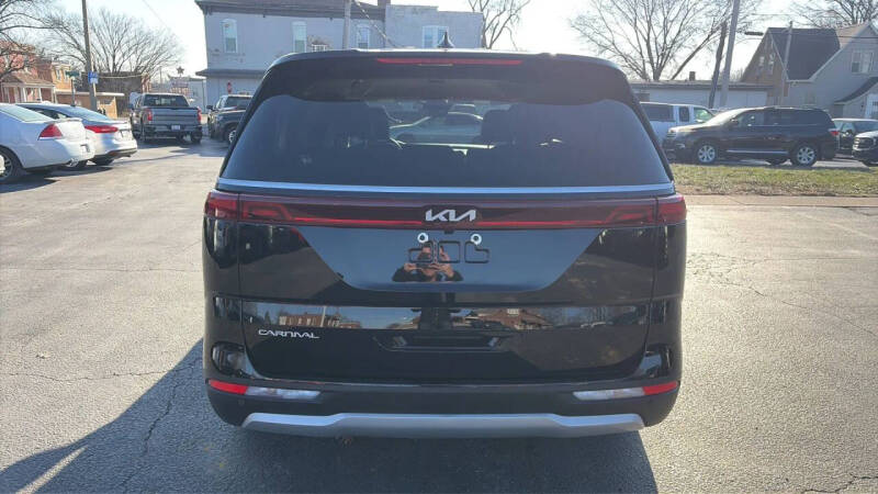 2024 Kia Carnival EX