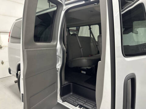 2025 Chevrolet Express LT 3500