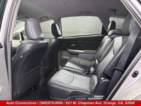 2014 Toyota Prius v Five
