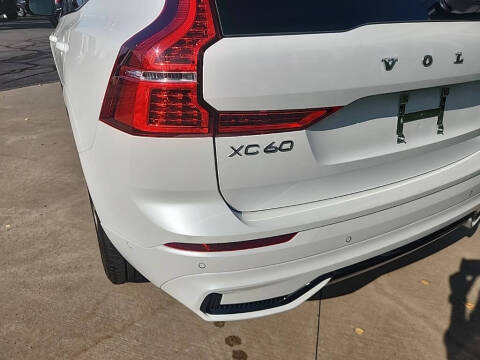 2025 Volvo XC60 B5 Plus Dark Theme